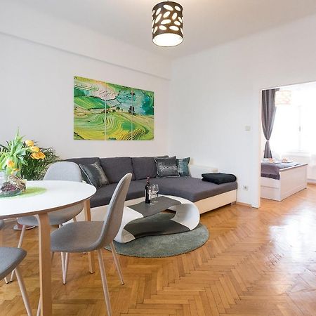 شقة French Balcony - 45M² - Szeneviertel فيينا المظهر الخارجي الصورة