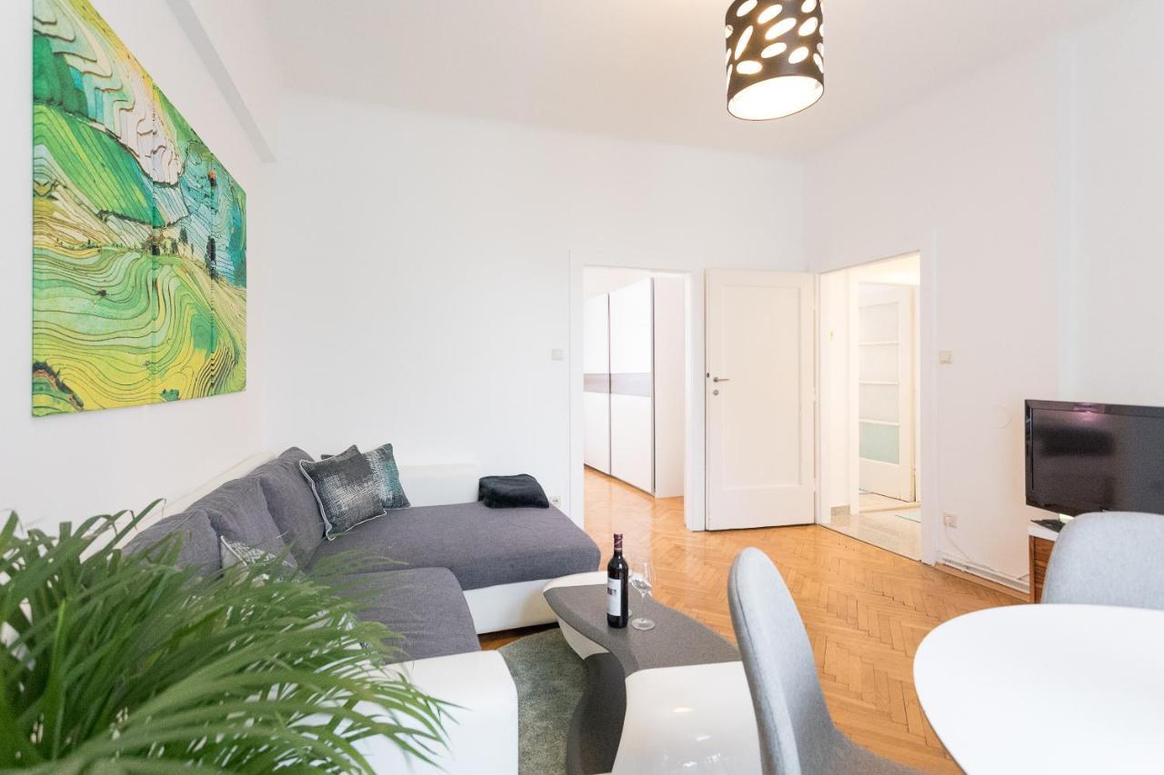 شقة French Balcony - 45M² - Szeneviertel فيينا المظهر الخارجي الصورة